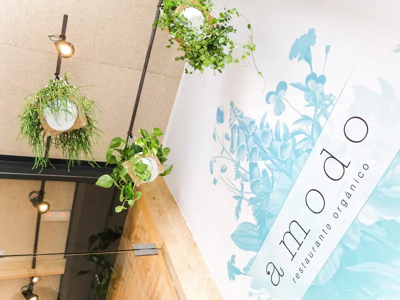 Interiorismo comercial para AMODO en Vigo: proyecto de ADC Espacios en Galicia