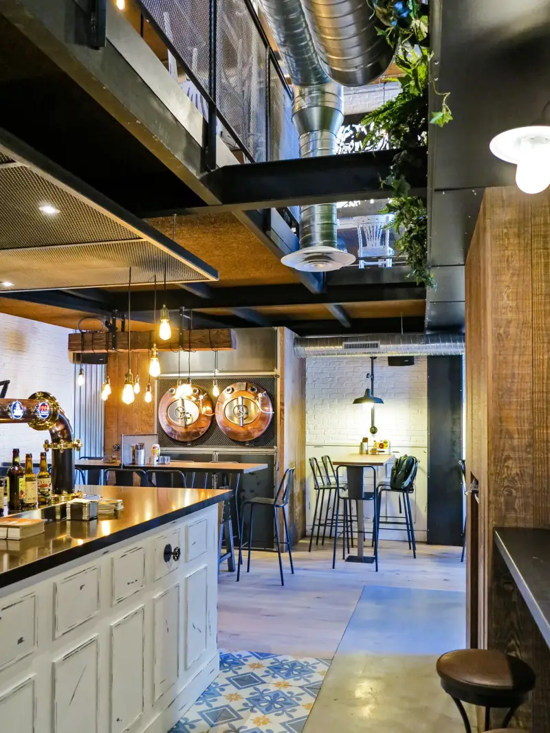 Interiorismo comercial de LA PEPITA en Santiago, proyecto de ADC Espacios