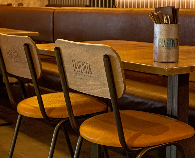 Decoracion de la pepita burger bar vialia de vigo