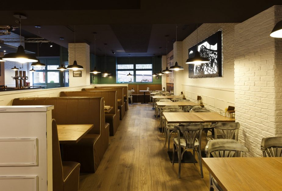 interiorismo-restaurante-la-pepita-burger-bar-pontevedra